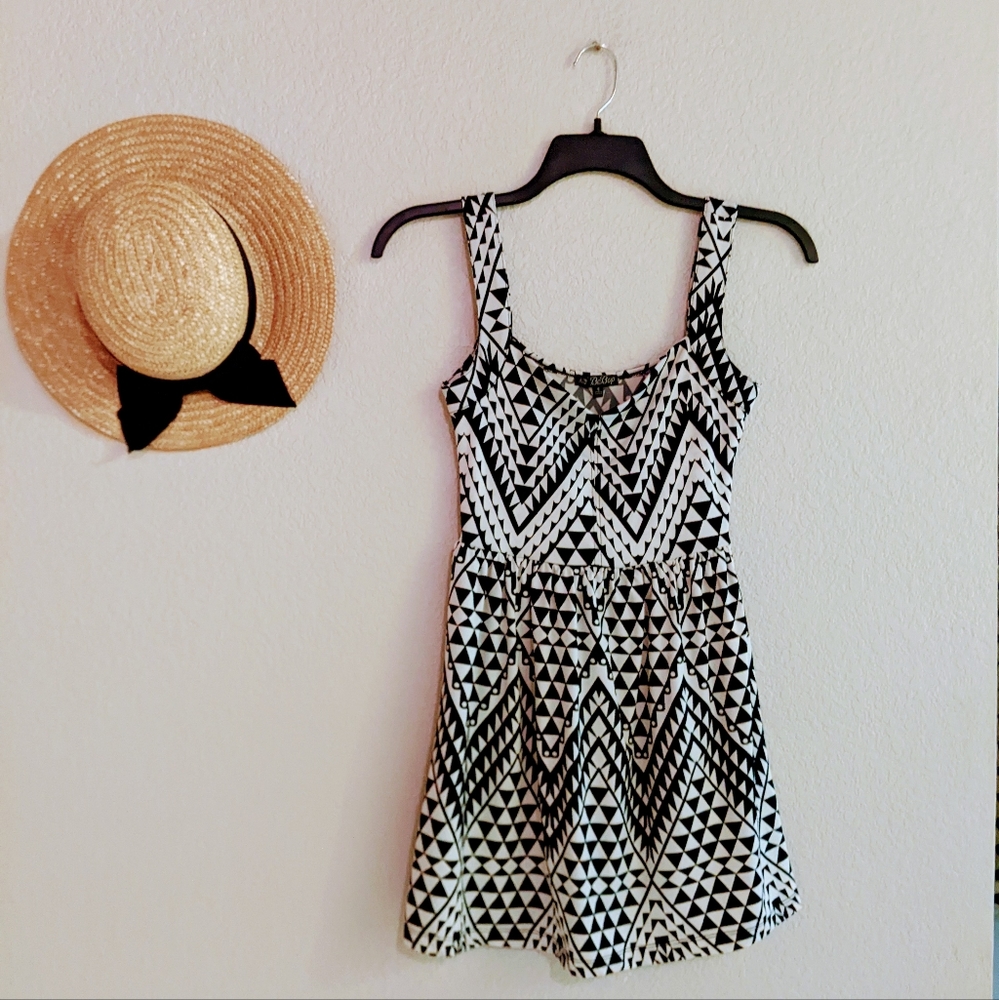 Bebop Black & White Geometric Fit & Flare Sleeveless Mini Dress Size S